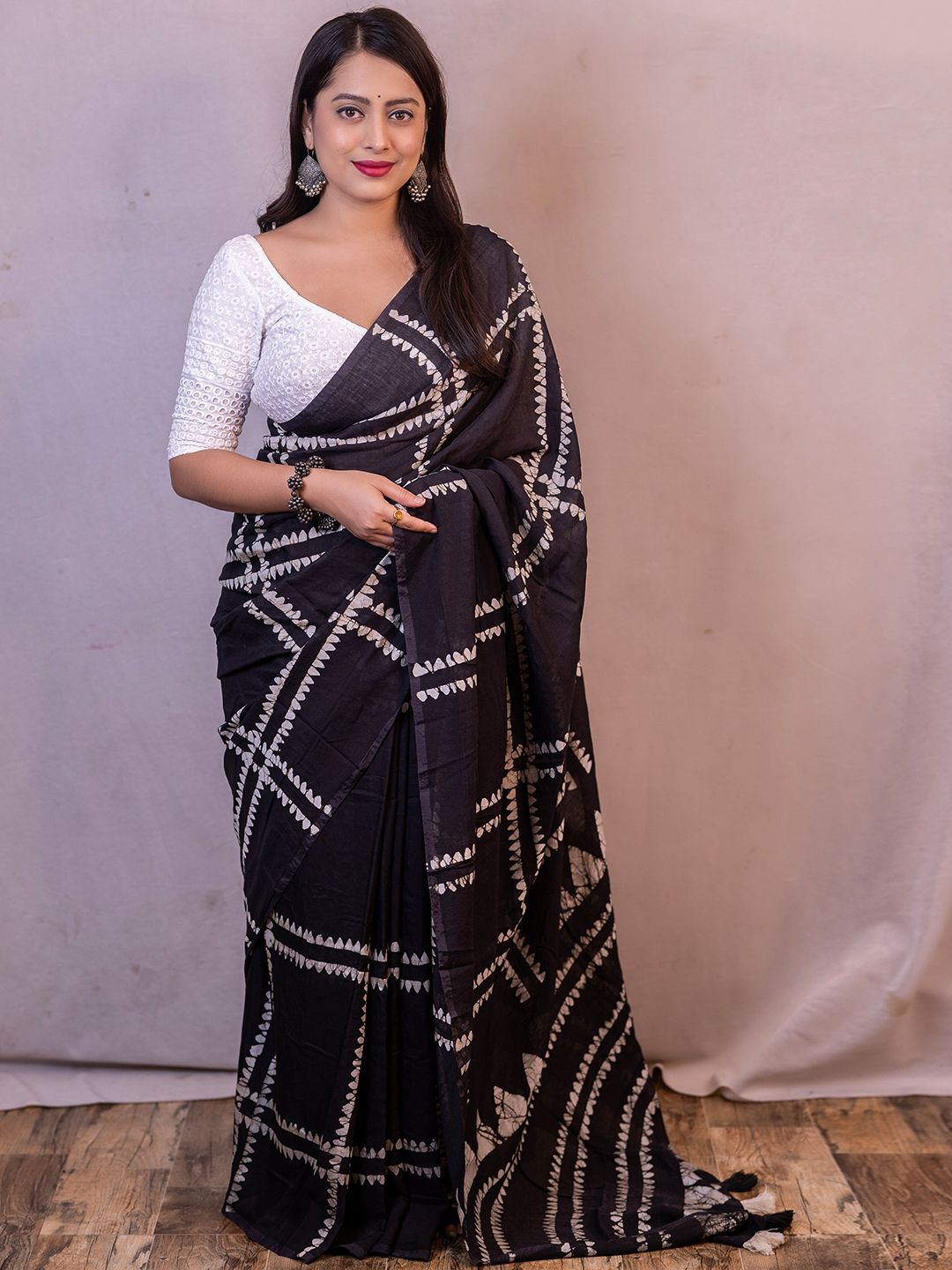 

DIVASTRI Batik Designer Chanderi Saree, Black