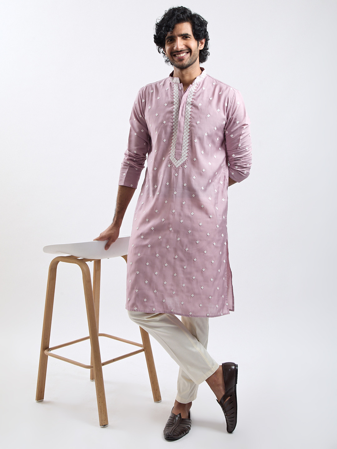 

VASTRAMAY Men Embroidered Regular Thread Work Kurta with Trousers, Pink