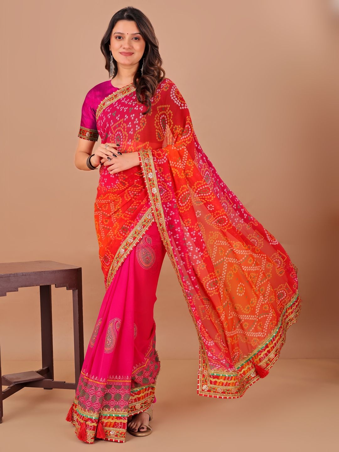 

DIVASTRI Bandhani Gotta Patti Poly Georgette Bandhani Saree, Pink