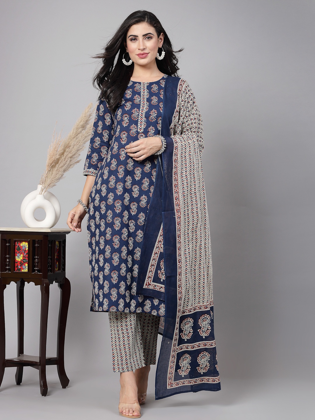 

CHIRAAI Women Floral Regular Pure Cotton Kurta with Pyjamas & With Dupatta, Navy blue