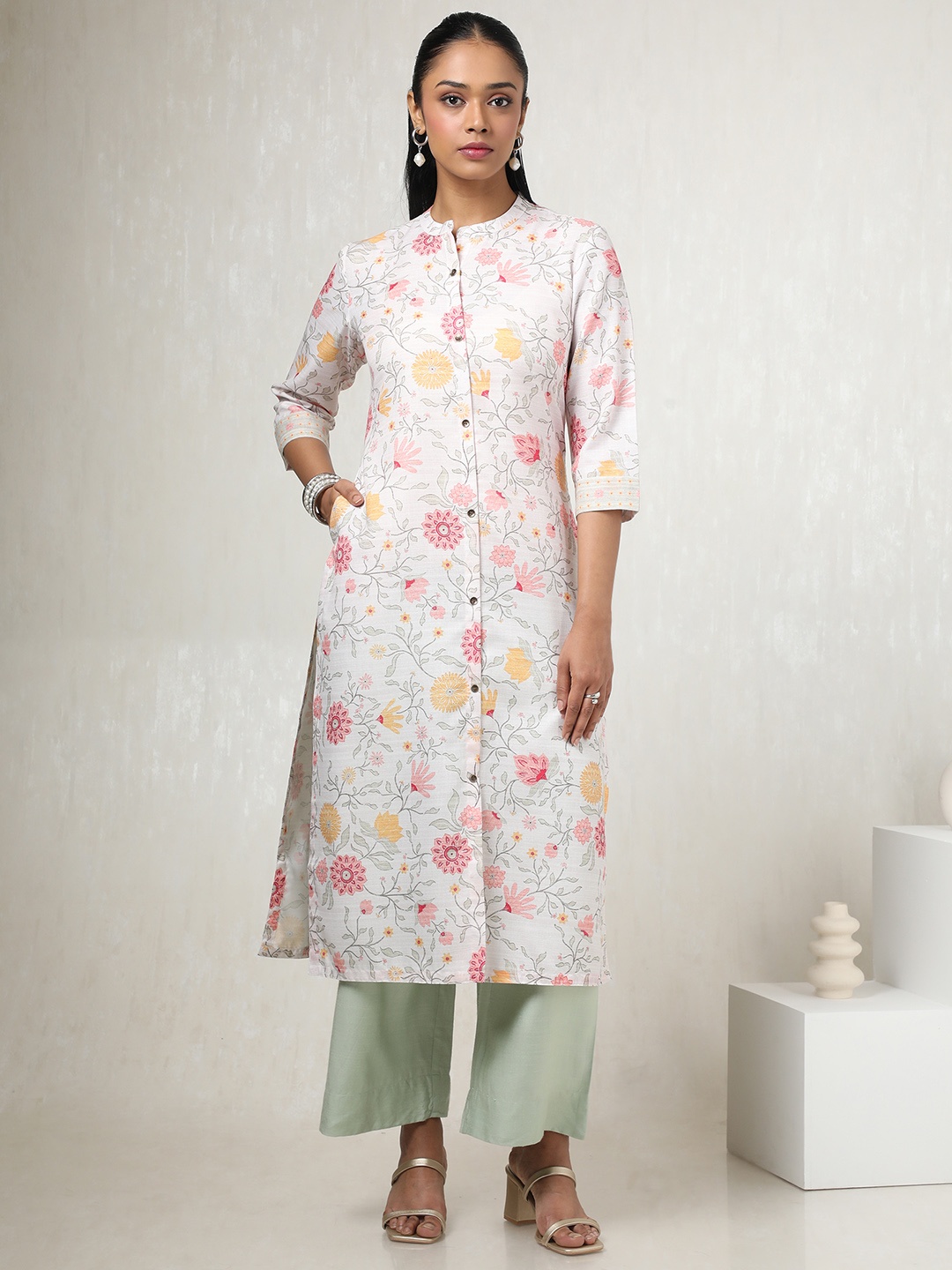 

Soch Floral Printed Mandarin Collar Straight Kurta, Off white