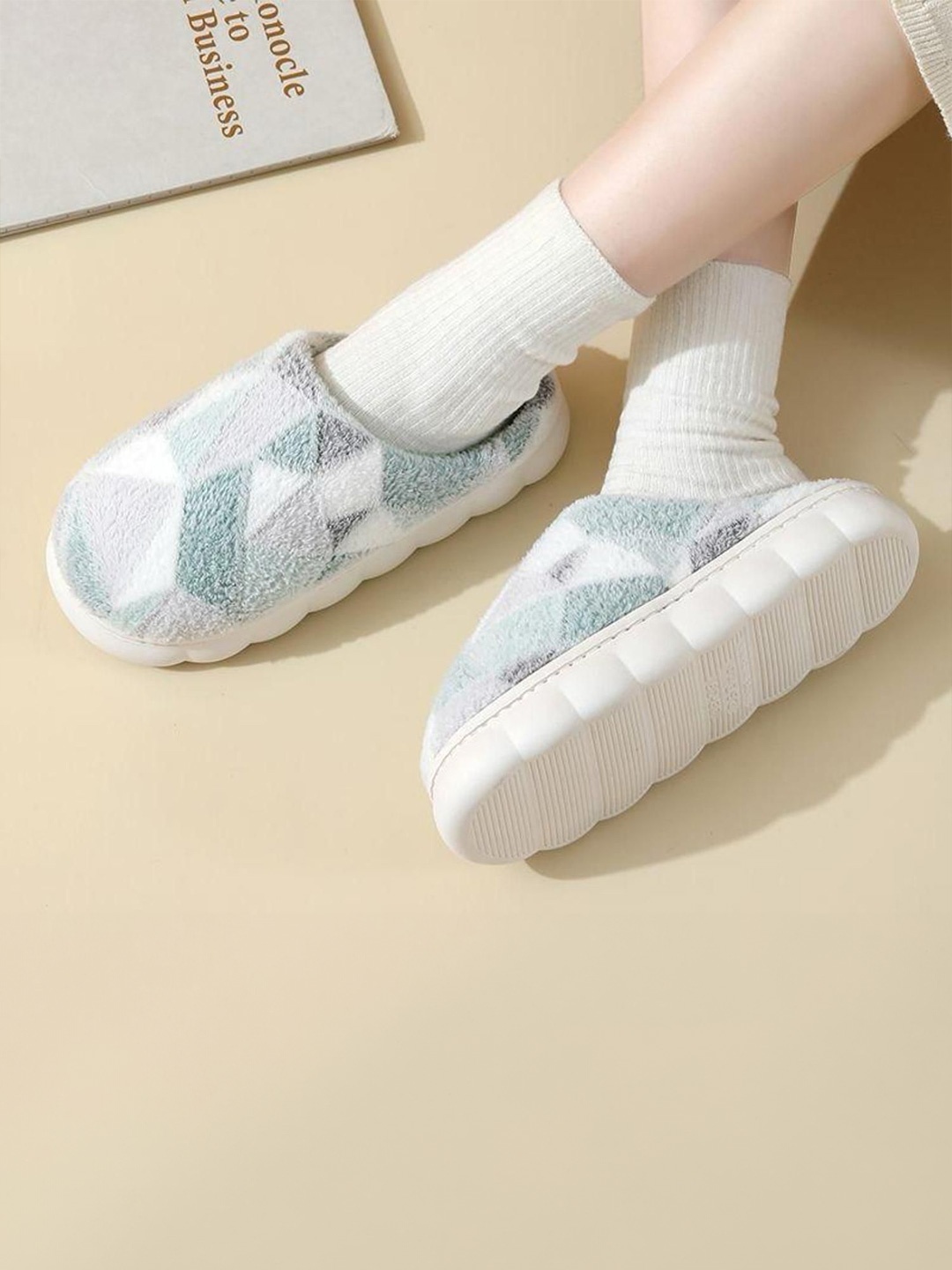 

Mast & Harbour Women Printed Sliders, Green