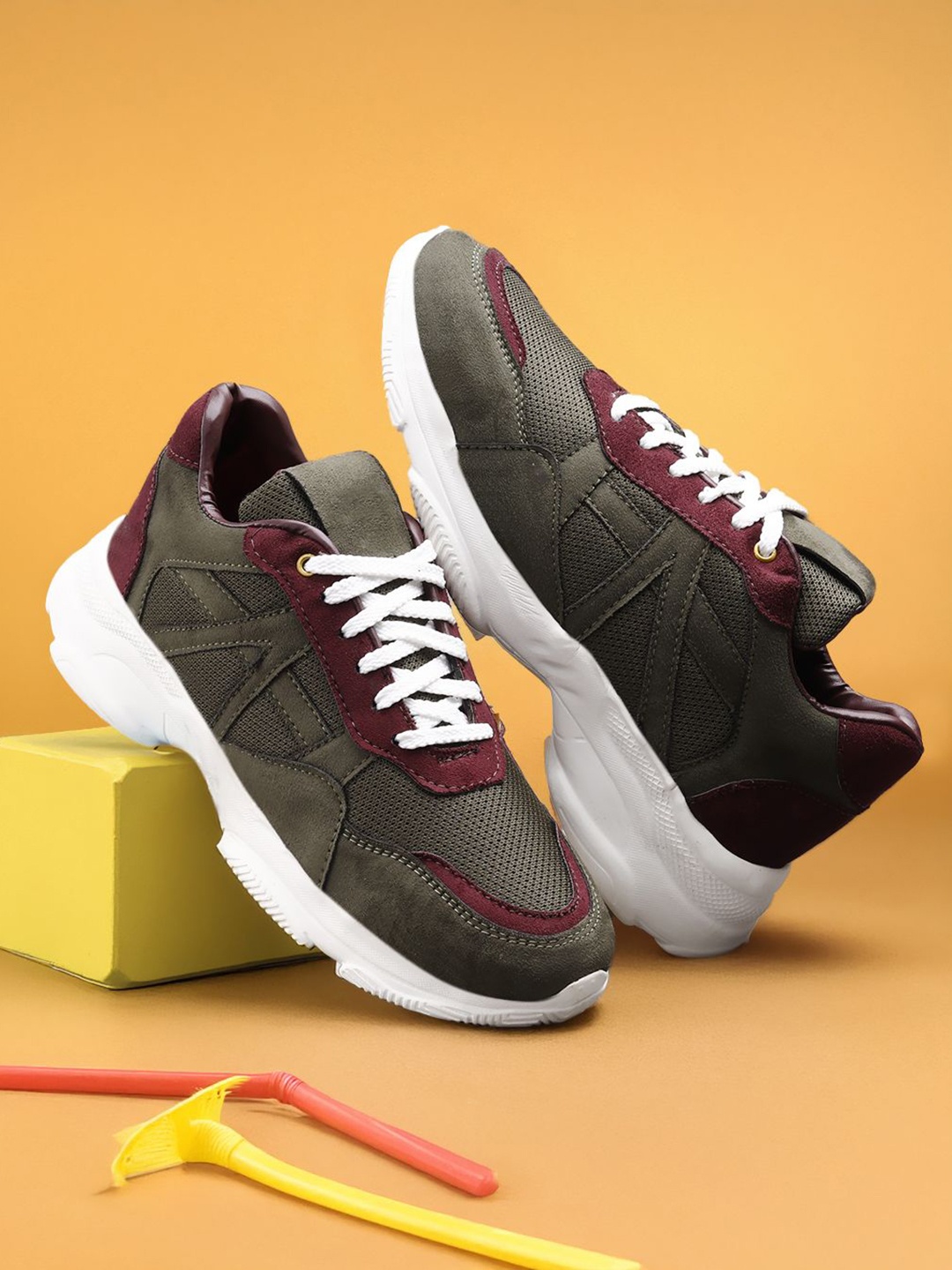 

Woakers Men Colourblocked Leather Sneakers, Multi