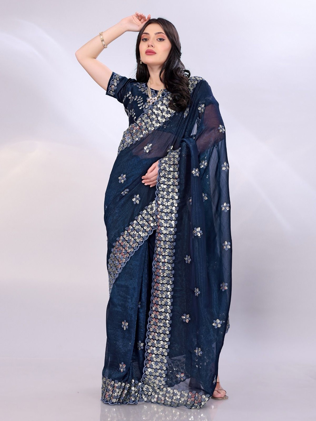 

VenderVilla Floral Sequinned Silk Blend Saree, Turquoise blue