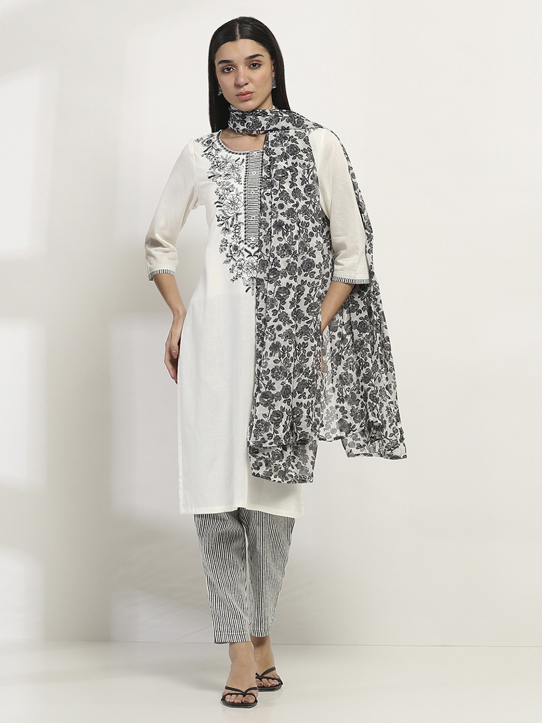 

Rangriti Women Embroidered Regular Kurta with Palazzos & With Dupatta, White