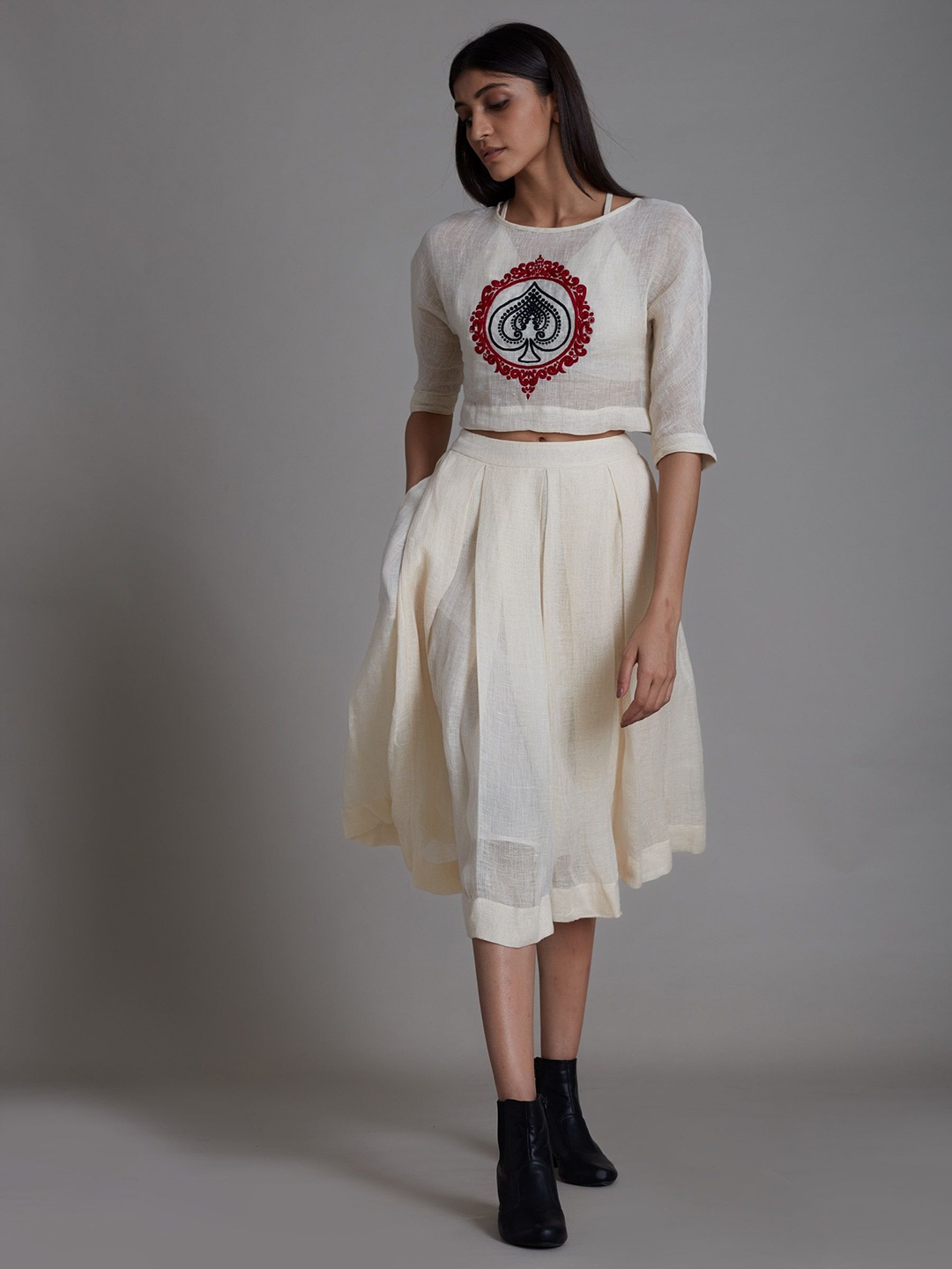 

MATI Solo Spade Printed Round Neck Linen Top with Skirt, White