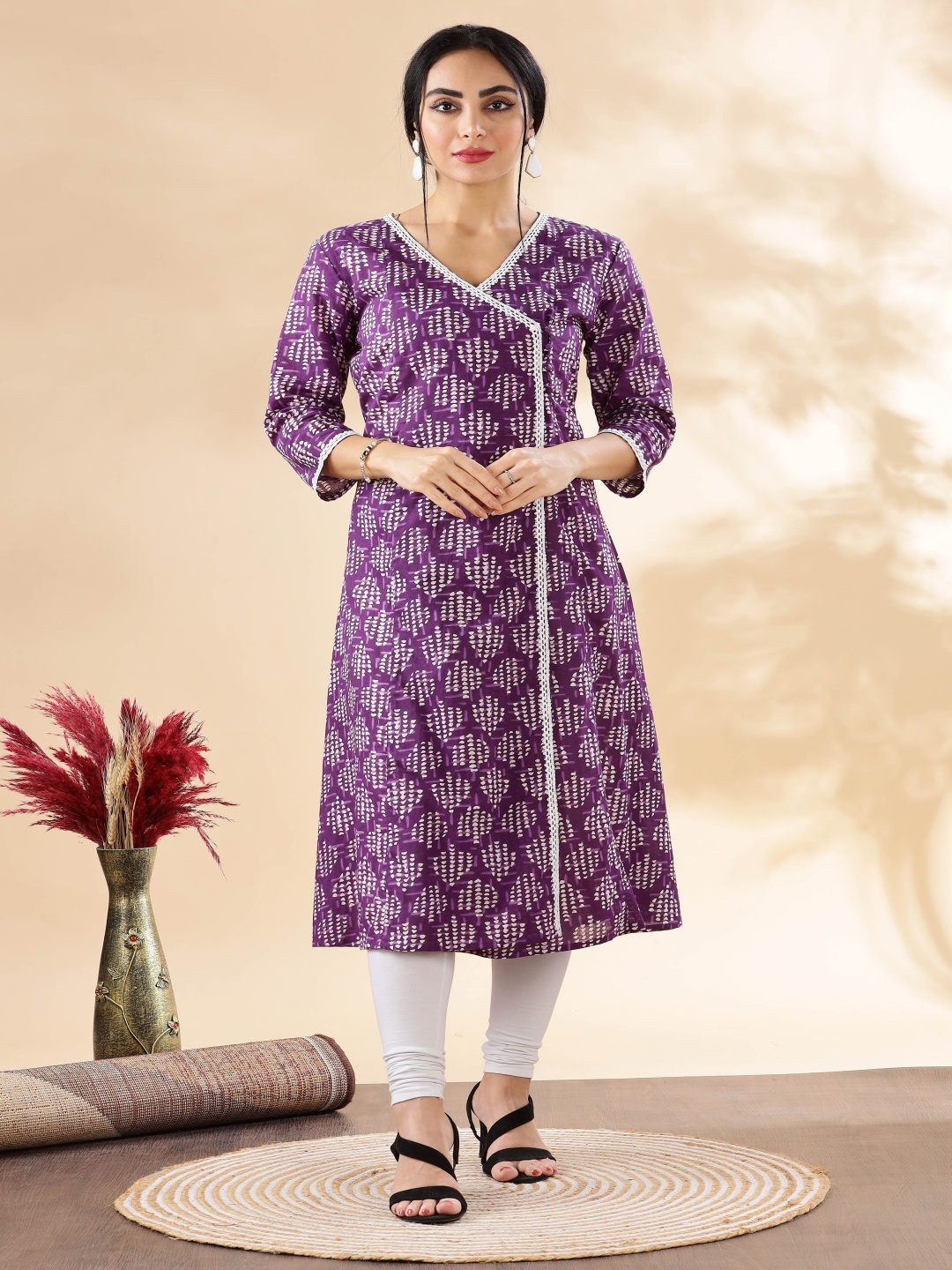 

Anouk Bandhani Printed V-Neck Pure Cotton Straight Kurta, Violet