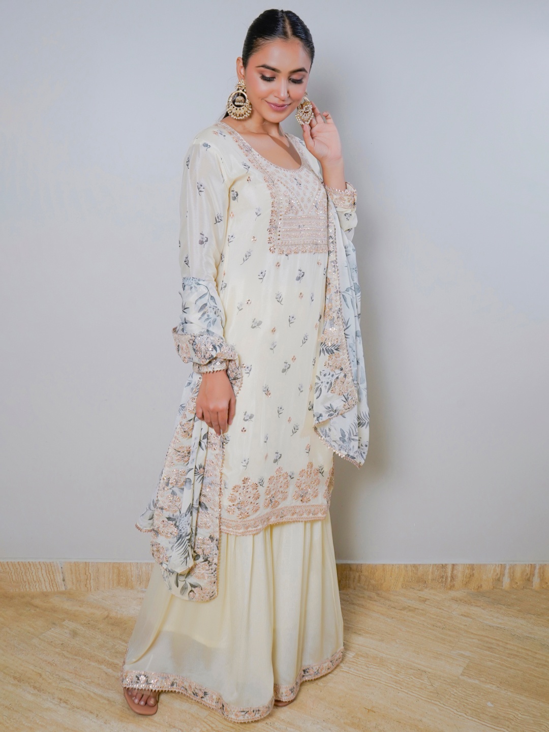 

Sindh Fashion Women Floral Printed Regular Kurti with Palazzos & With Dupatta, Cream