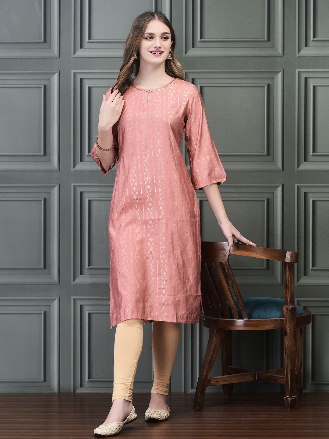 

Shree Floral Printed Keyhole Neck Flared Sleeves Sequinned Liva Straight Kurta, Pink