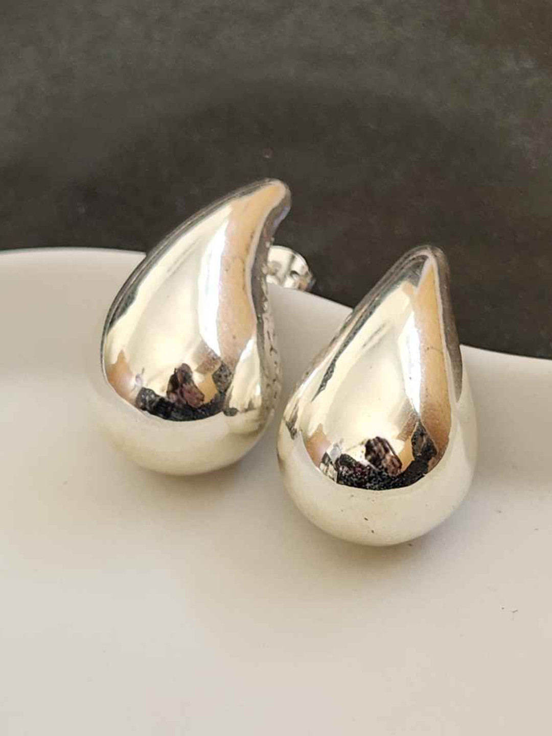 

MNSH Brass-Plated Teardrop Shaped Studs, Gold