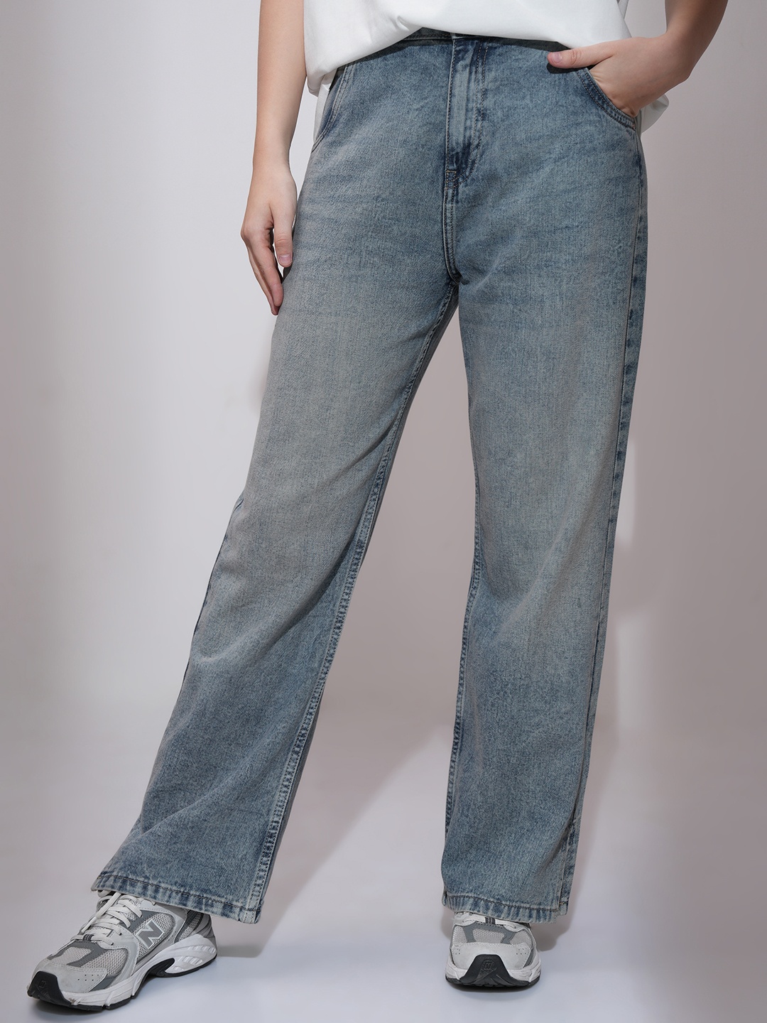 

Tokyo Talkies Women Straight Fit High-Rise Light Fade Stretchable Jeans, Blue