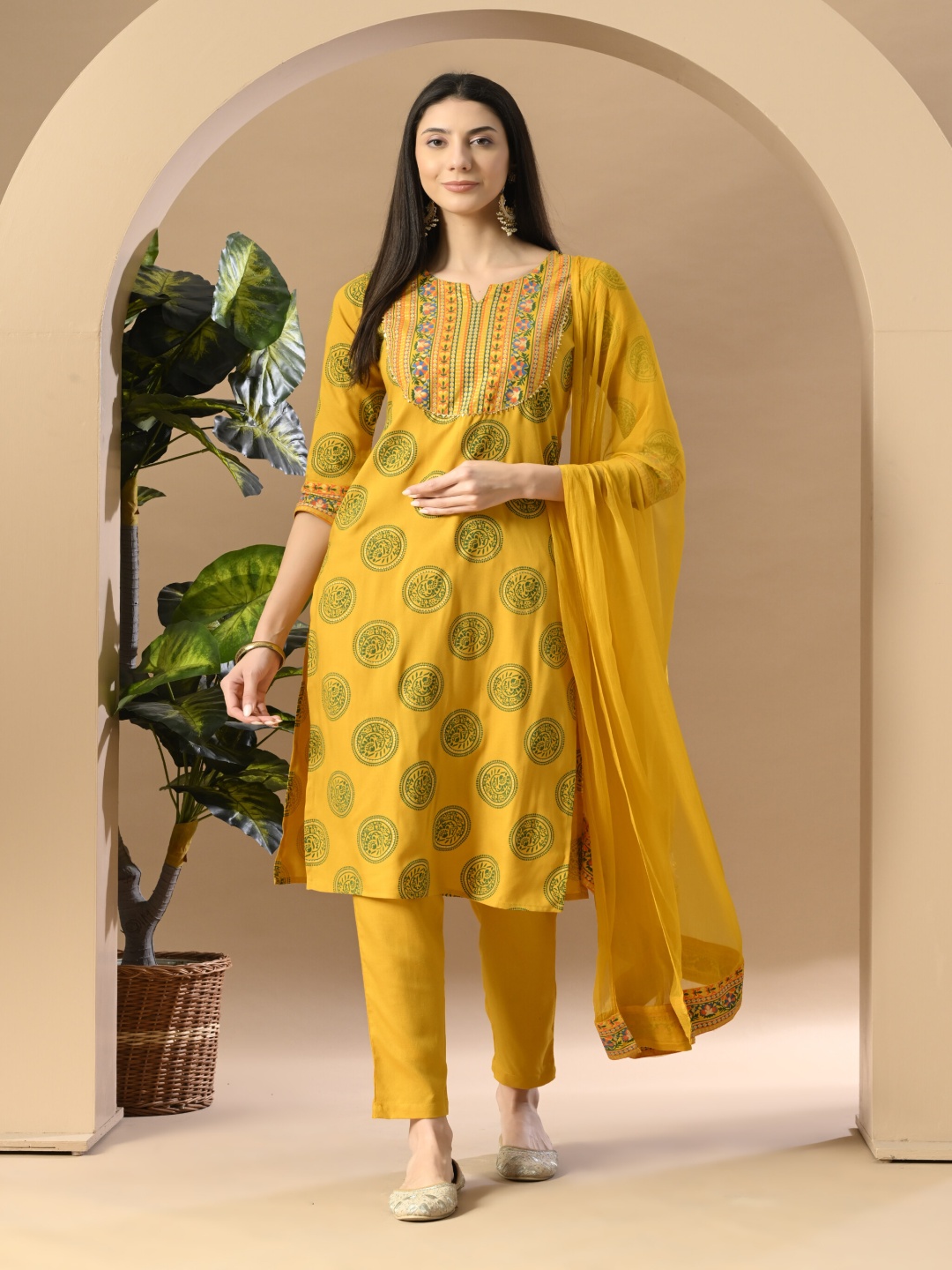 

DIVASTRI Women Floral Printed Regular Kurta with Trousers & With Dupatta, Mustard