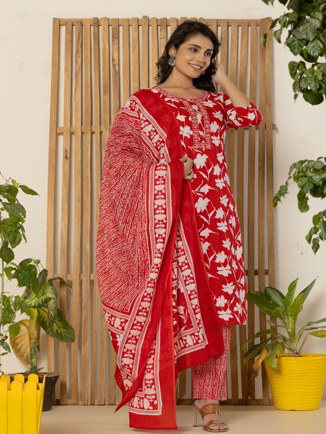 

Krati Creations Women Floral Printed Regular Pure Cotton Kurta with Trousers & With Dupatta, Red