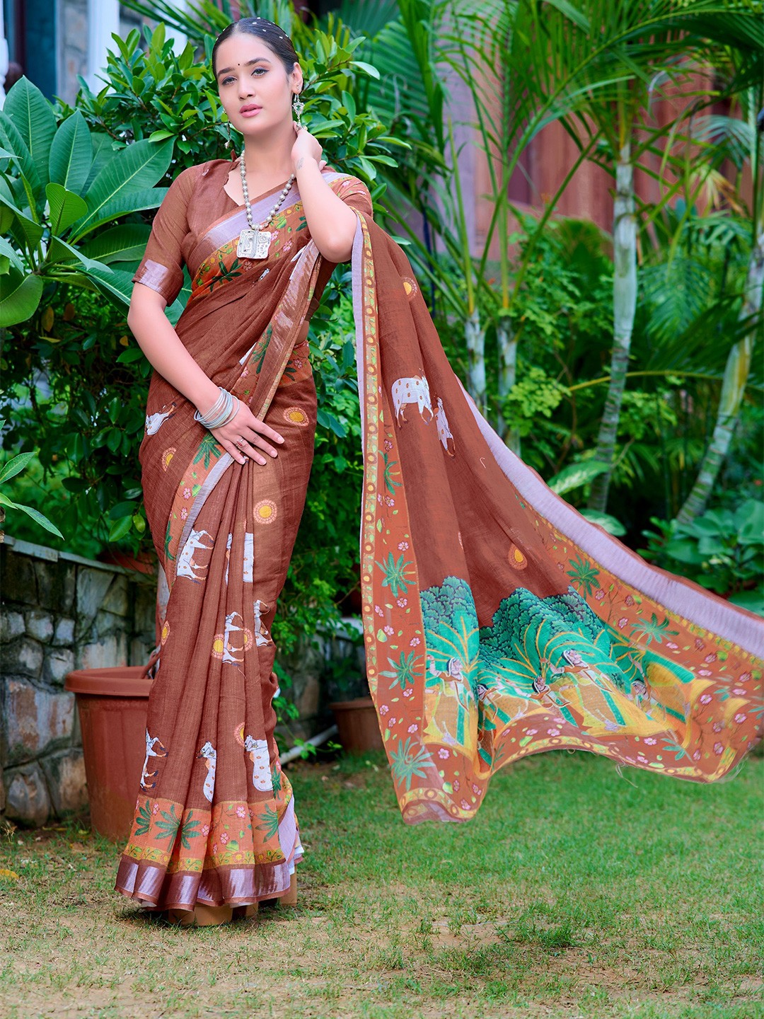

Moda Rapido Floral Zari Block Print Saree, Brown