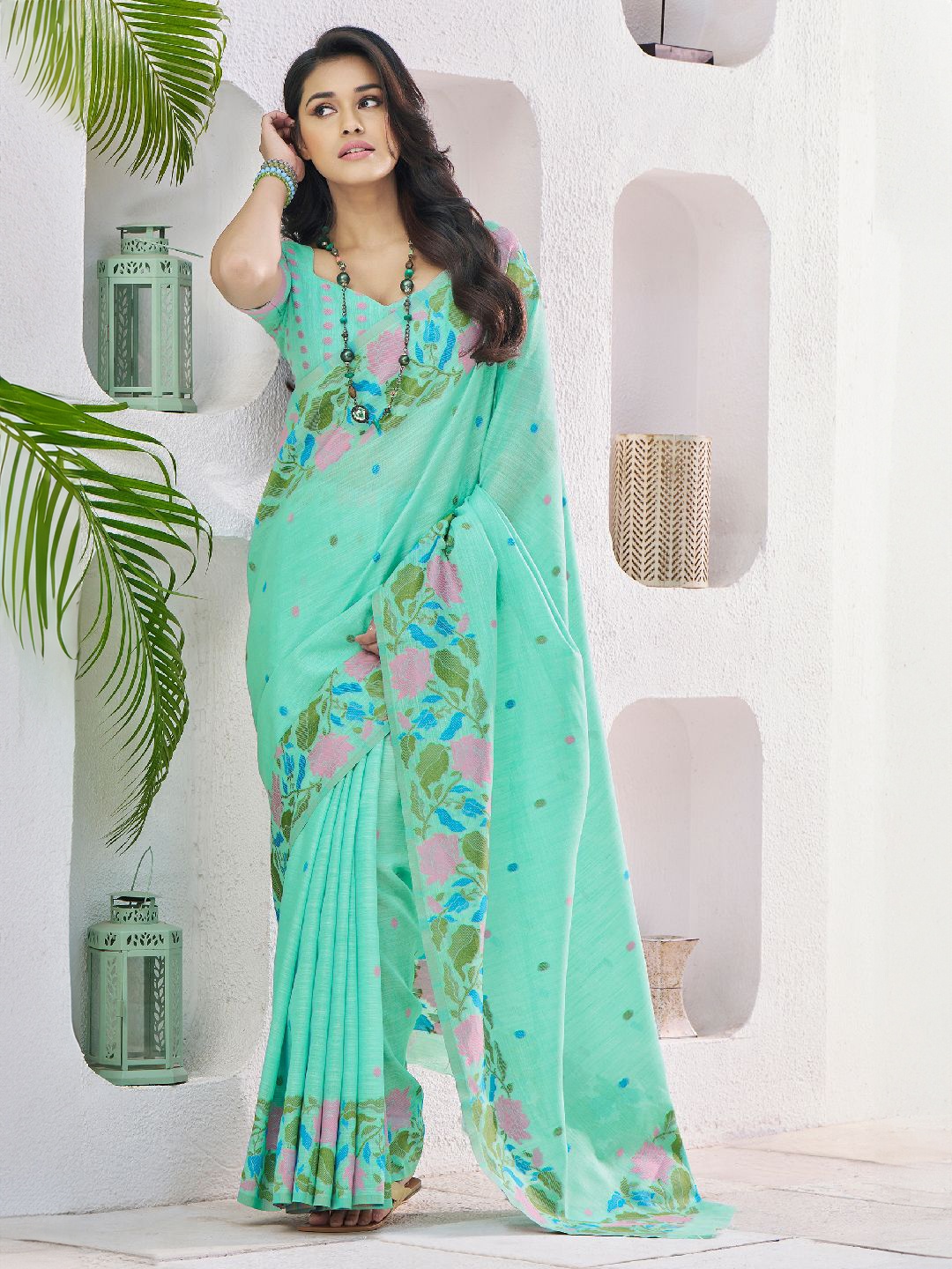 

DIVASTRI Floral Linen Blend Saree, Green