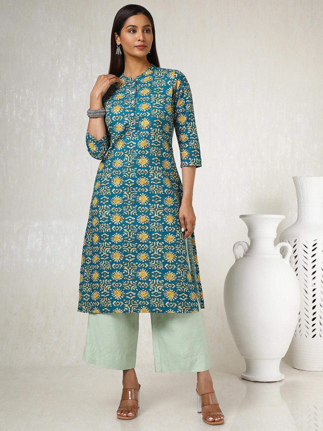 

Soch Floral Printed Mandarin Collar Straight Kurta, Teal
