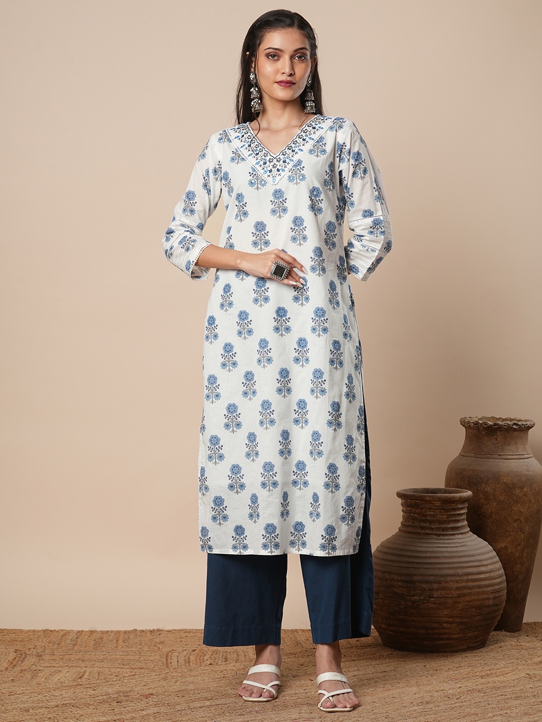 

FASHOR Women Ethnic Motifs Printed Sequinned Kurta, White