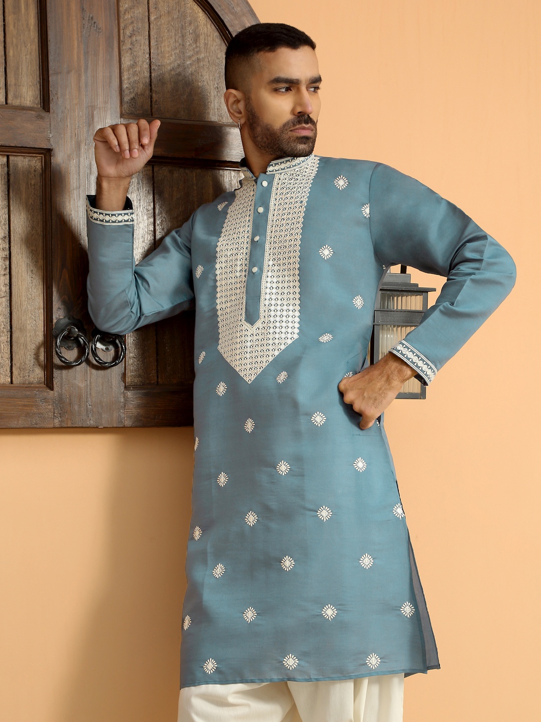 

KRAFT INDIA LUXE Ethnic Motifs Yoke Design Mandarin Collar Straight Kurta, Blue