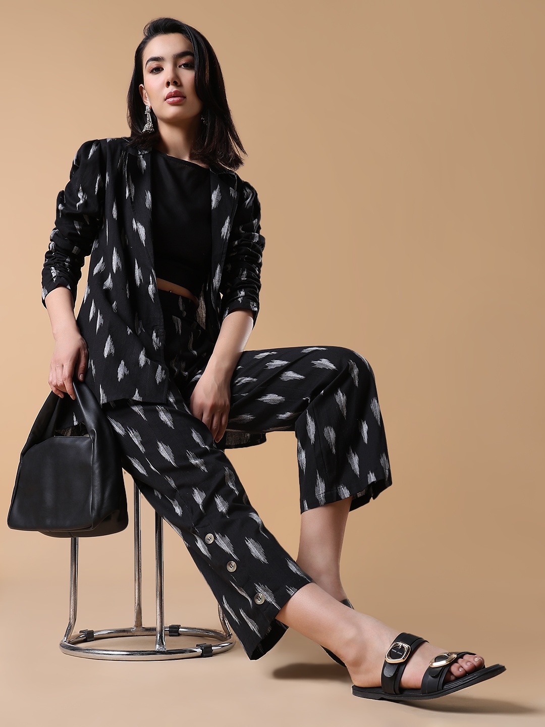 

SHOWOFF Geometric Printed Round Neck Top With Trousers & Jacket, Black