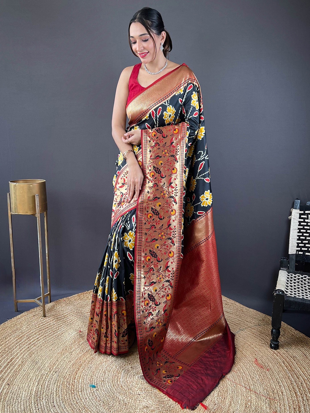 

DEVATITHI Ethnic Motifs Zari Black Silk Saree