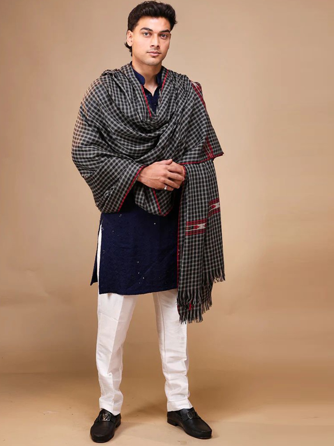

THE SHAWL STUDIO Checked Printed Shawl, Black