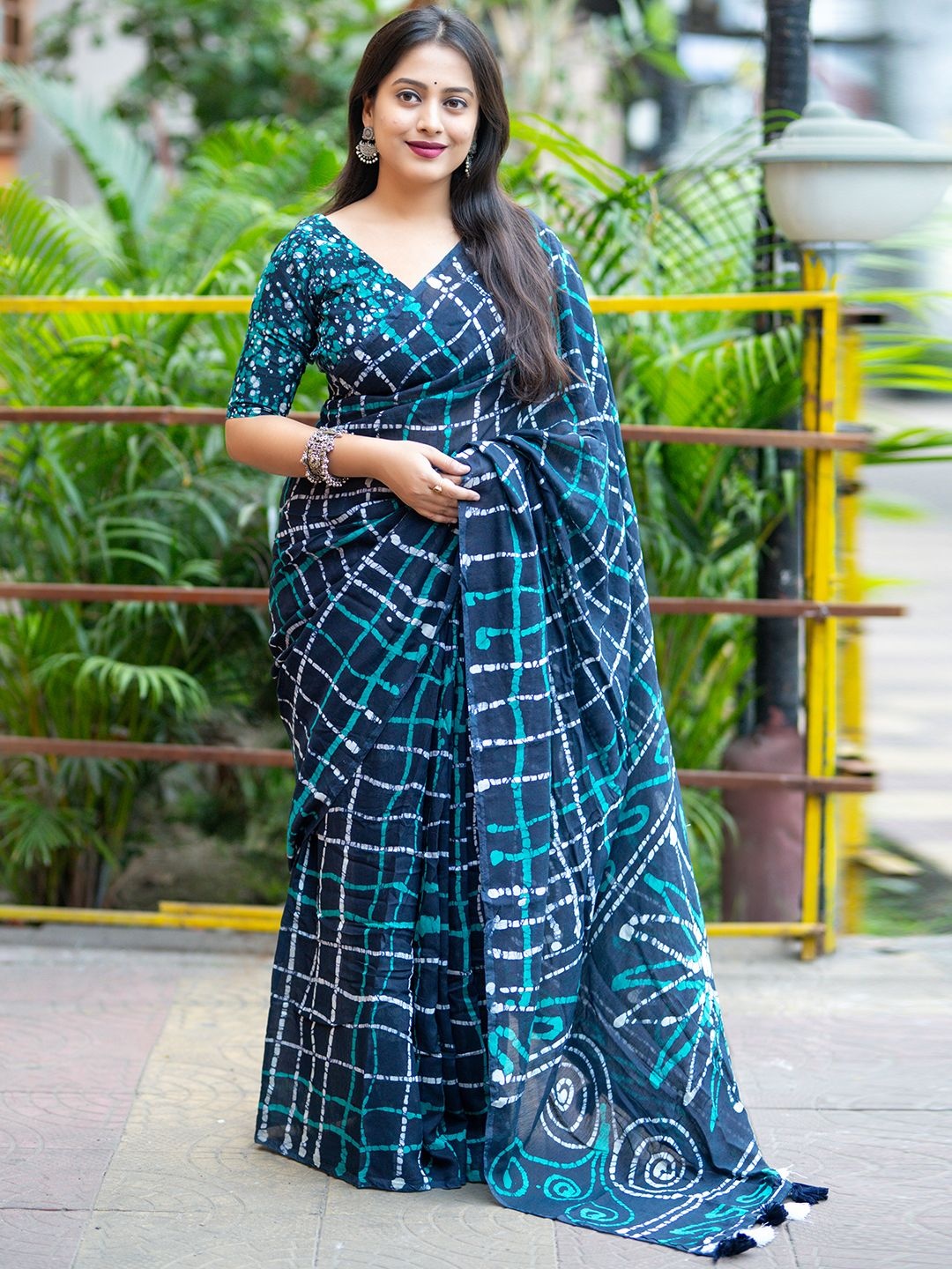 

DIVASTRI Batik Chanderi Saree, Navy blue