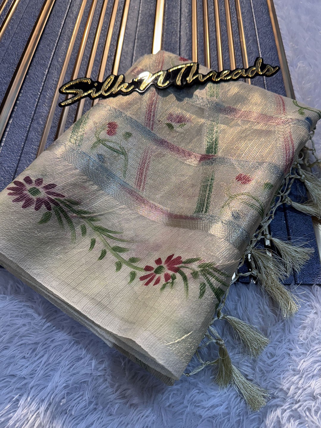 

DIVASTRI Woven Design Zari Tissue Banarasi Saree, Gold
