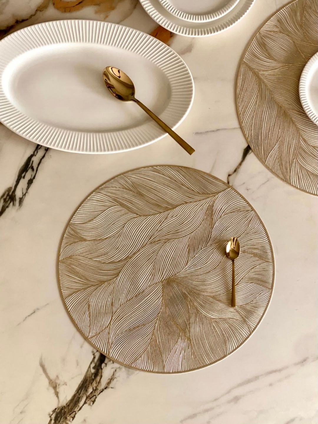 

Mason Home Blossom Gold-Toned 6 Pieces Textured Round Table Placemats