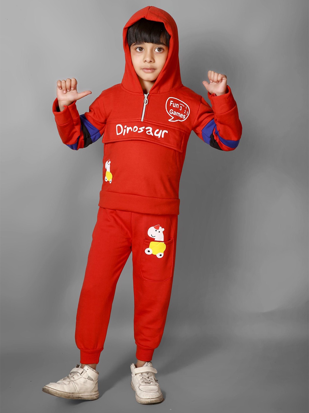 

MAYNEISHA Unisex Printed Hooded Sweatshirt With Jogger, Red