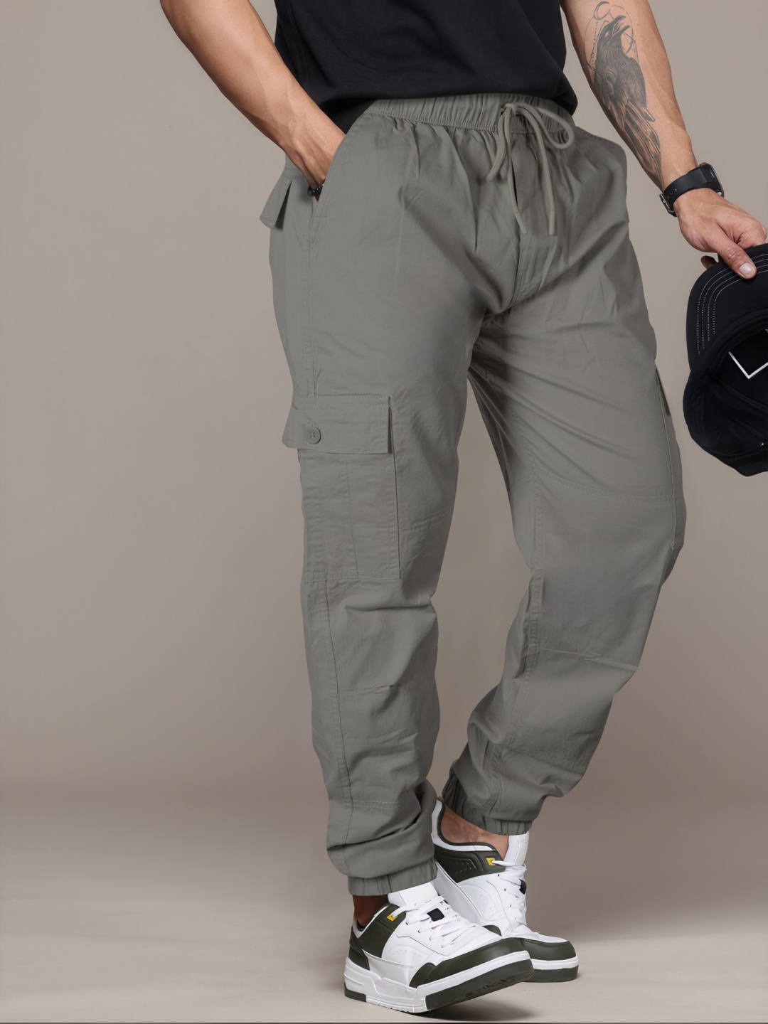 

Jb Just BLACK Men Relaxed Cargos Trousers, Grey