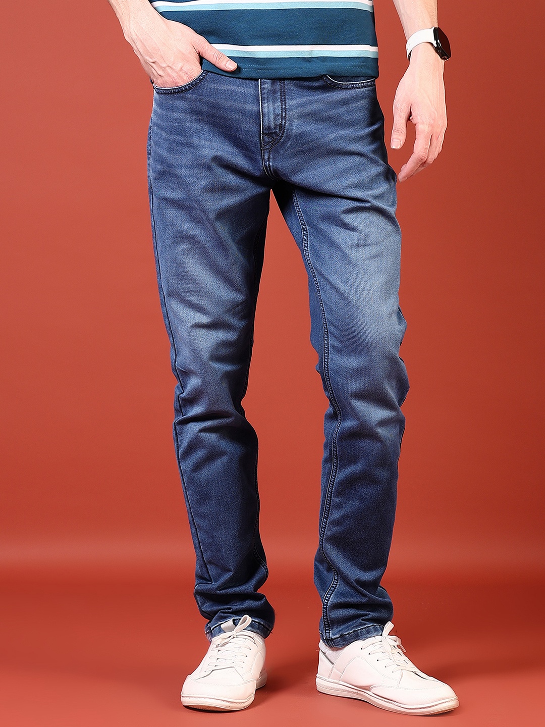 

V-Mart Men Skinny Fit Light Fade Jeans, Blue