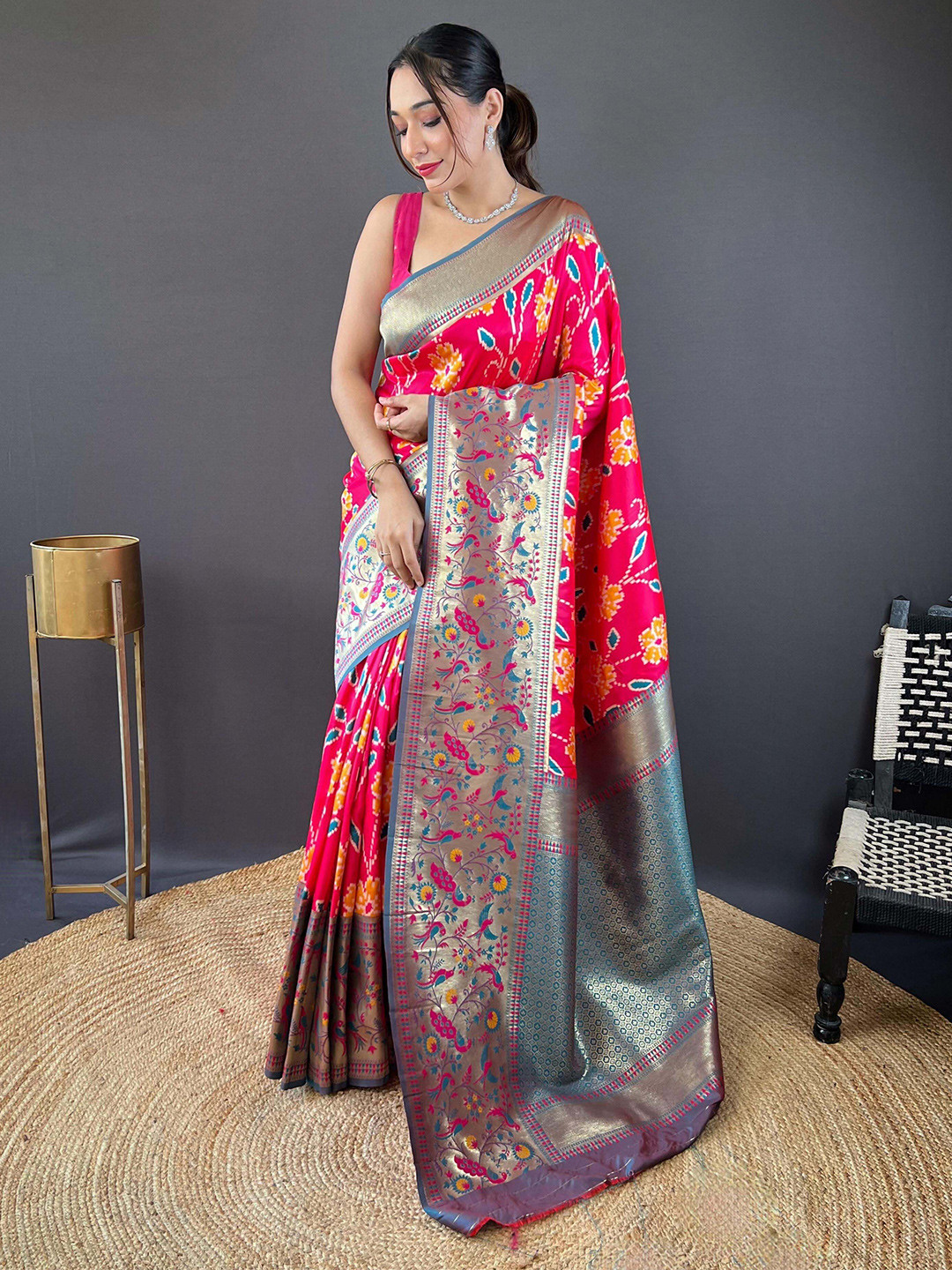 

DEVATITHI Ethnic Motifs Zari Saree, Pink