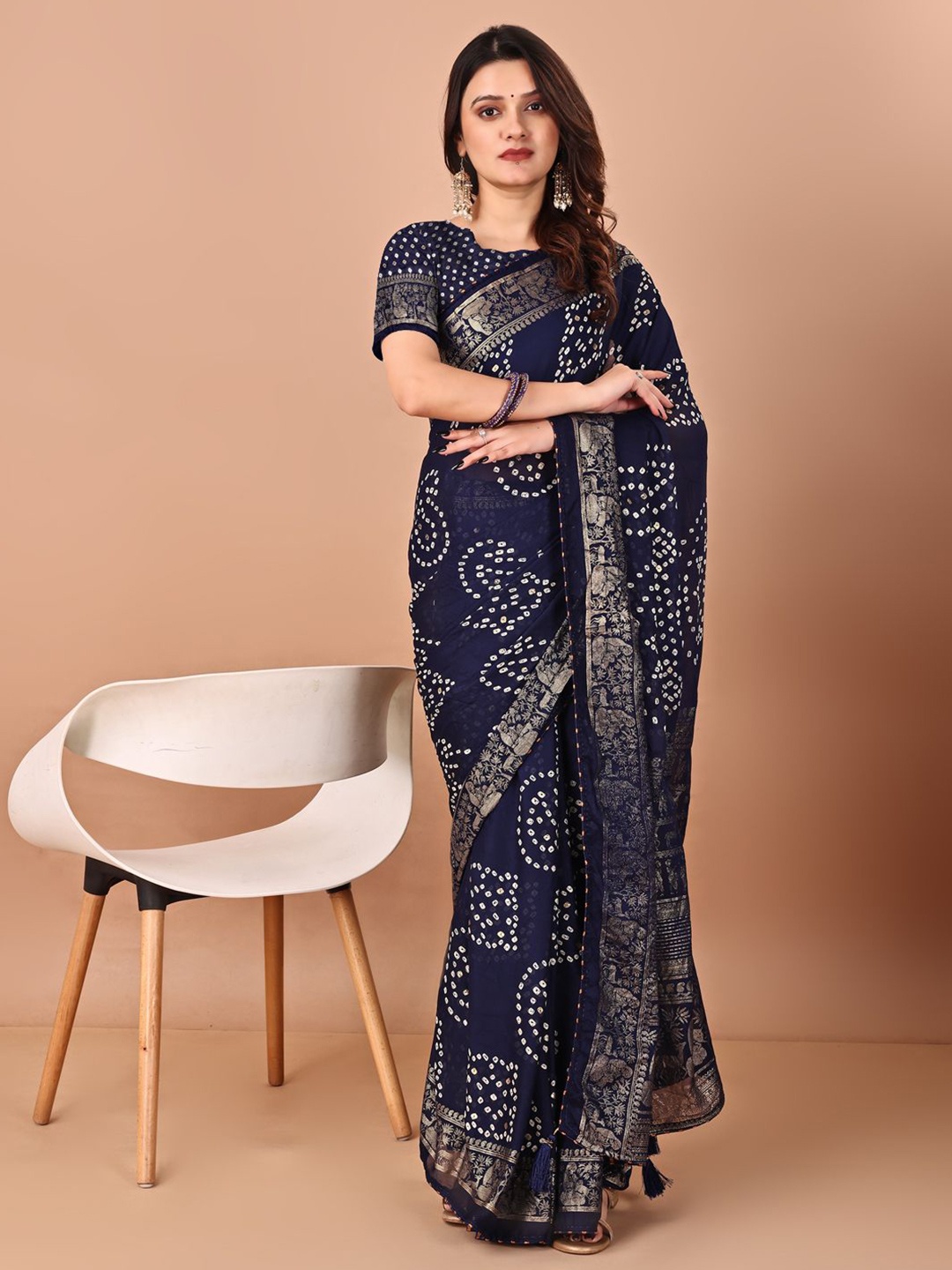 

DIVASTRI Bandhani Poly Chiffon Designer Bandhani Saree, Navy blue