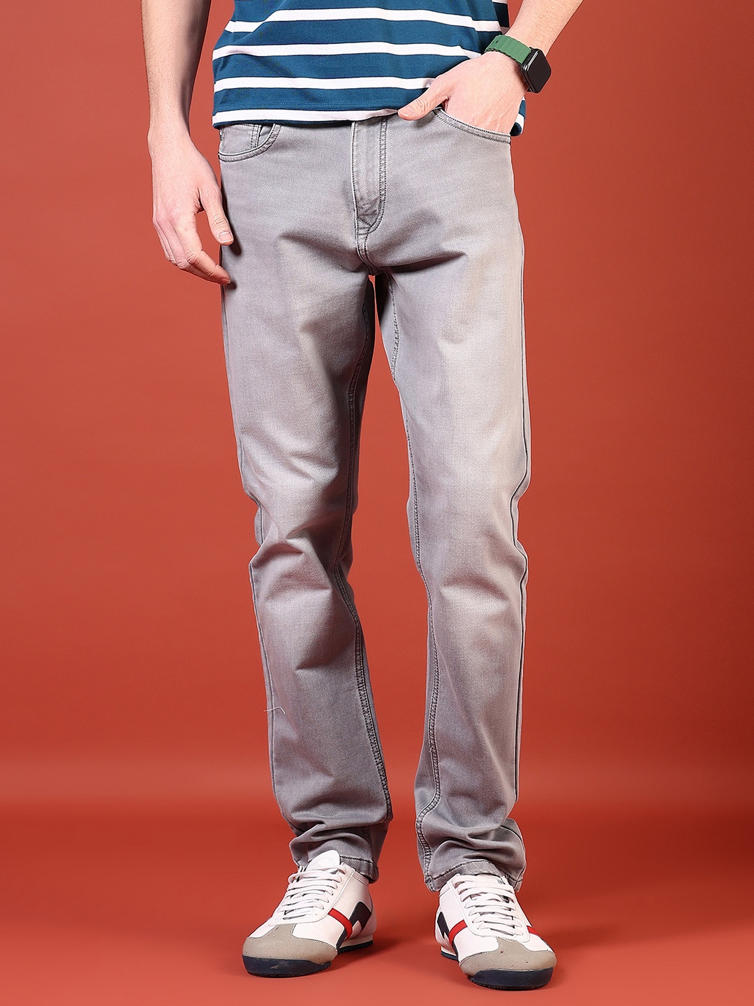 

V-Mart Men Skinny Fit Light Fade Jeans, Grey