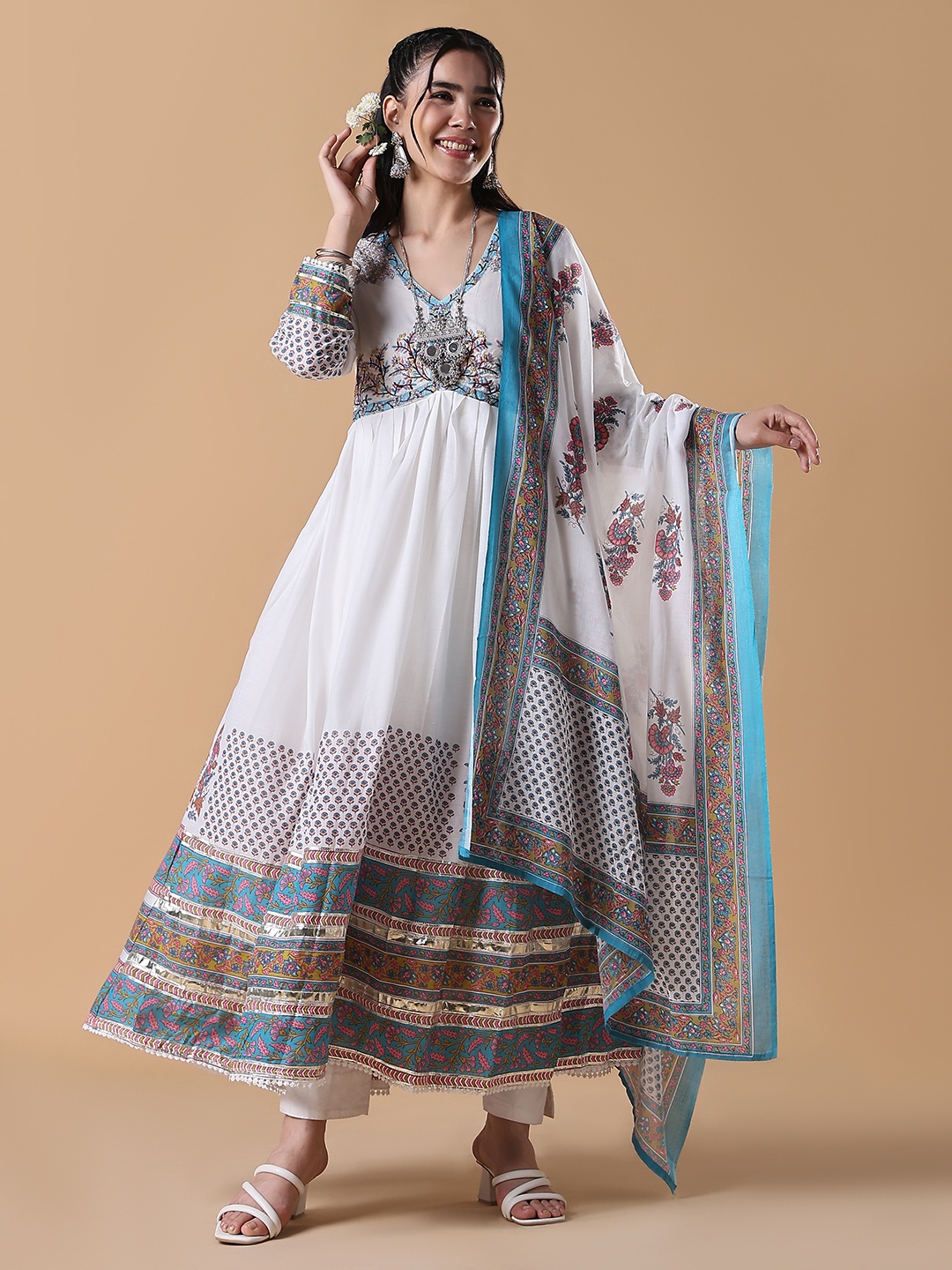 

SHOWOFF Women Ethnic Motifs Printed Thread Work Indie Florals Anarkali Kurta, White