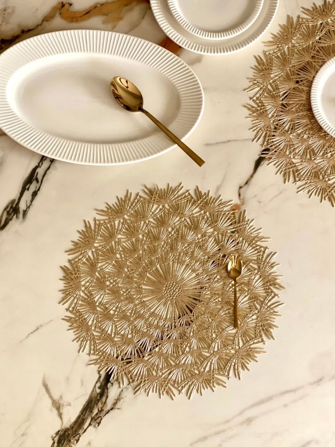 

Mason Home Glacial Gold-Toned 6 Pieces Textured Round Table Placemats