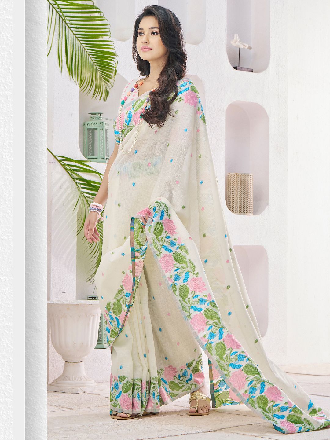 

DIVASTRI Floral Linen Blend Designer Saree, White