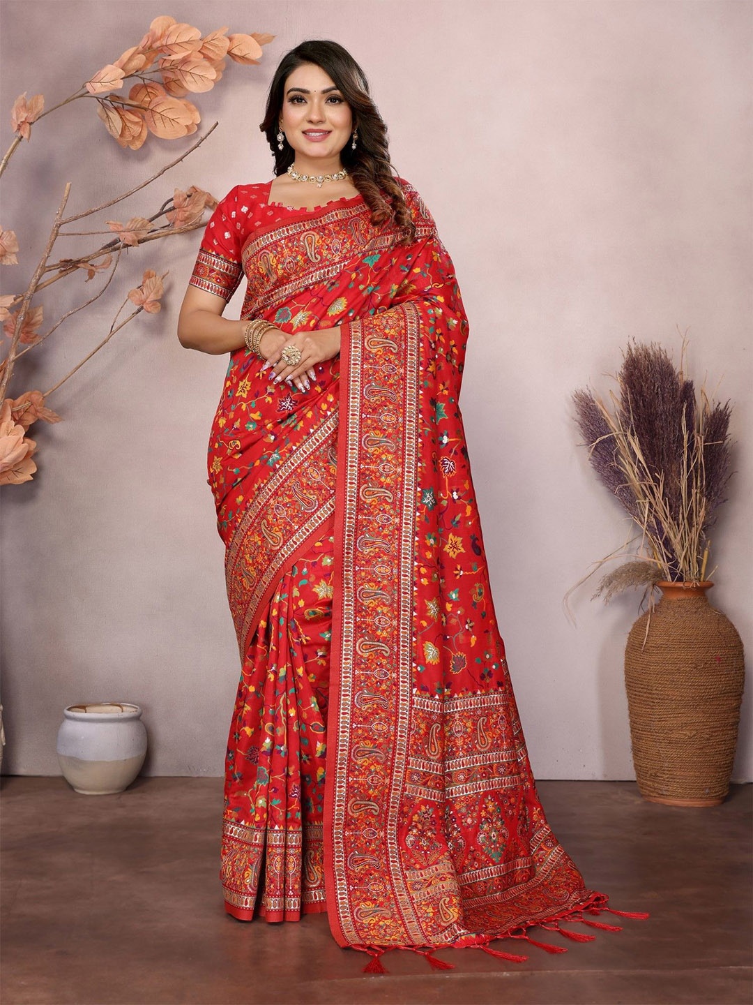 

DIVASTRI Ethnic Motifs Zari Silk Blend Saree, Red