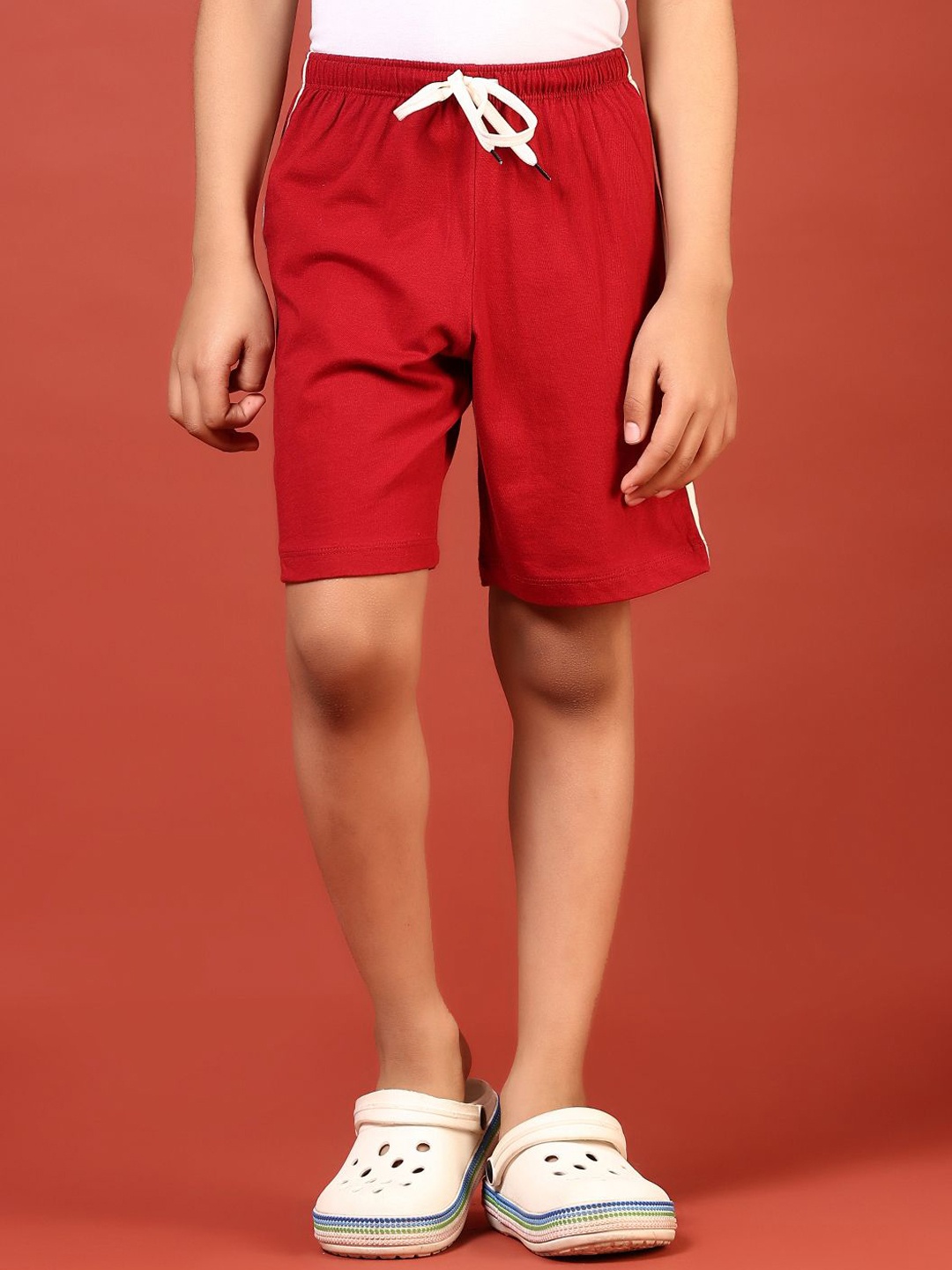 

V-Mart Boys Shorts, Maroon