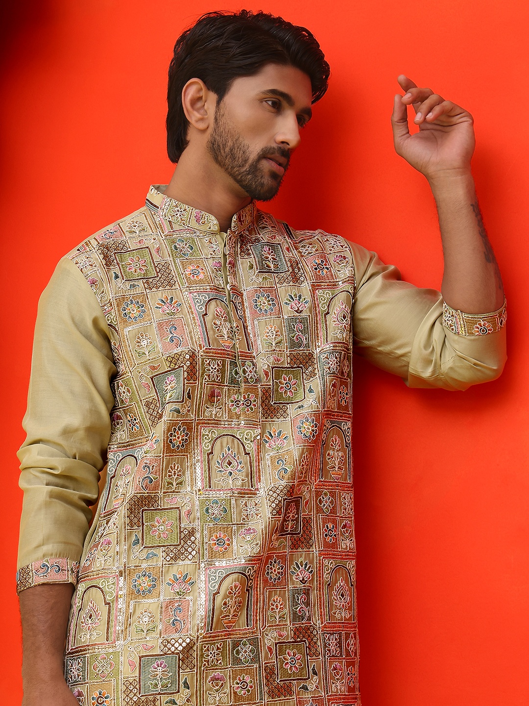 

Jompers Floral Embroidered Mandarin Collar Sequinned Silk Cotton Straight Kurta, Green