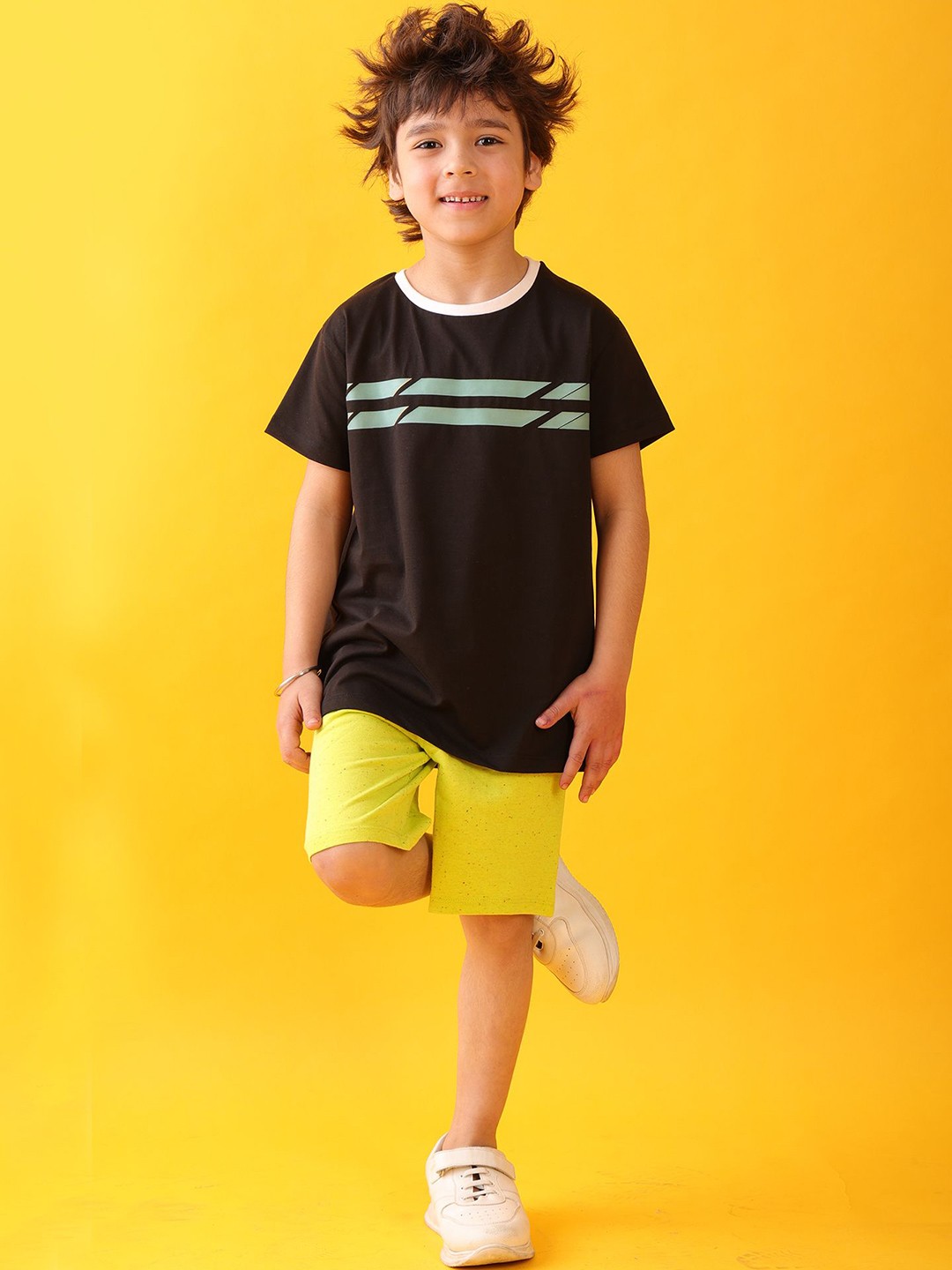 

Anthrilo Boys England Striped Round Neck Pure Cotton T-shirt With Shorts, Black