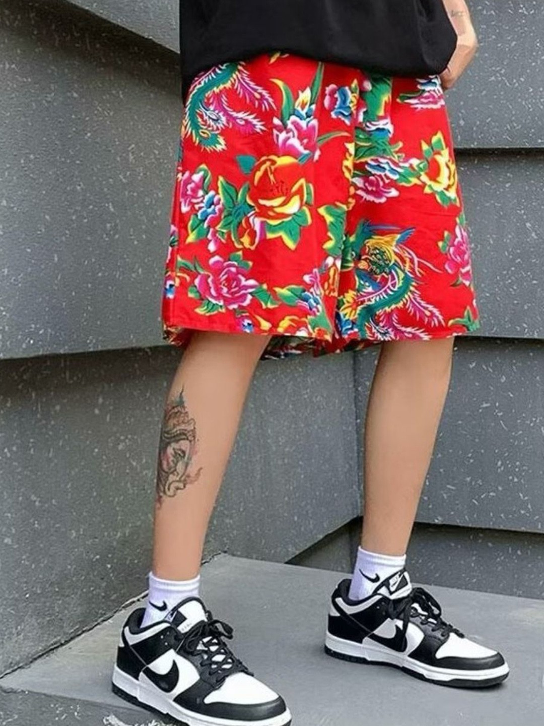 

HERE&NOW Men Floral Loose Fit Shorts, Red