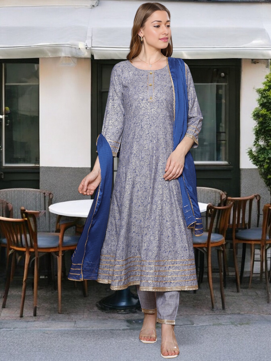 

True Shape Women Floral Printed Panelled Kurta with Trousers & With Dupatta, Grey melange