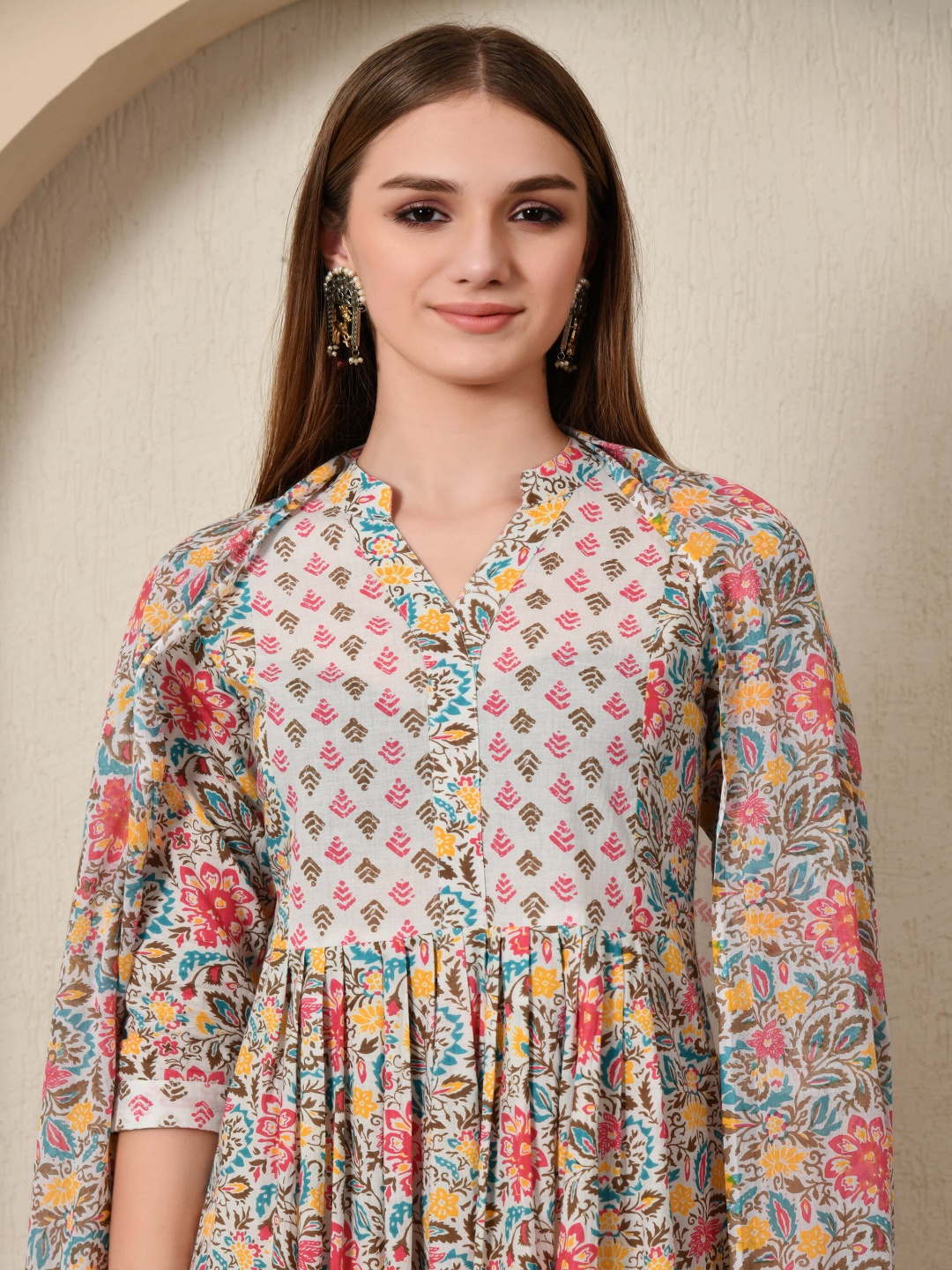 

DIVASTRI Women Floral Printed Regular Kurta with Trousers & With Dupatta, Off white