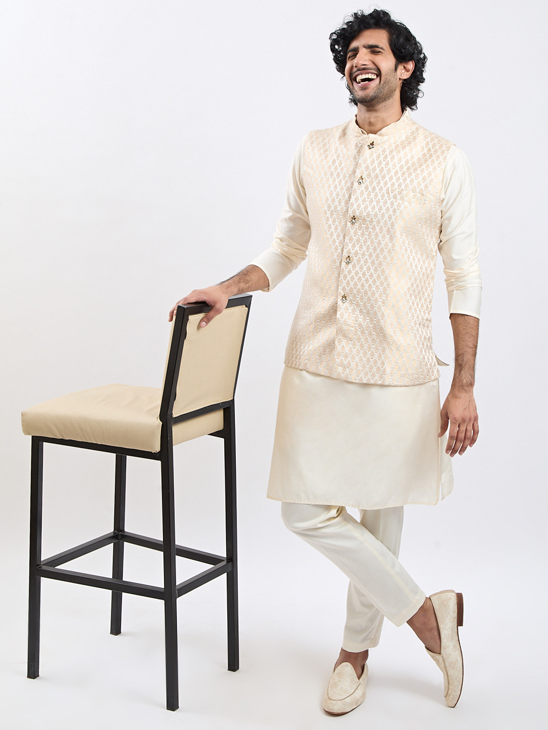 

VASTRAMAY Men Regular Kurta with Pyjamas, Cream