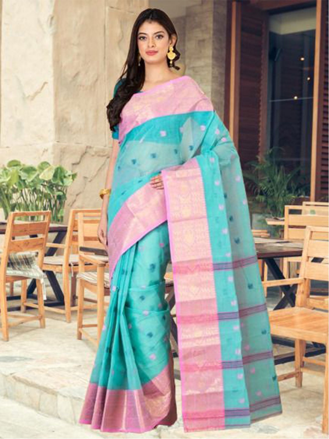 

Laa Calcutta Floral Zari Pure Cotton Taant Saree, Sea green