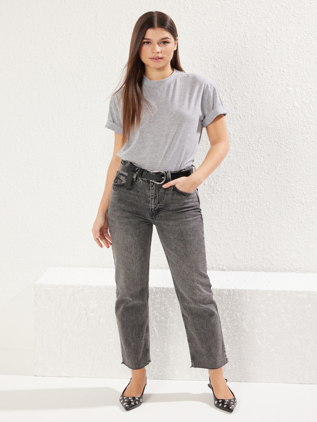 

Trendyol Women Low Distress Heavy Fade Jeans, Na