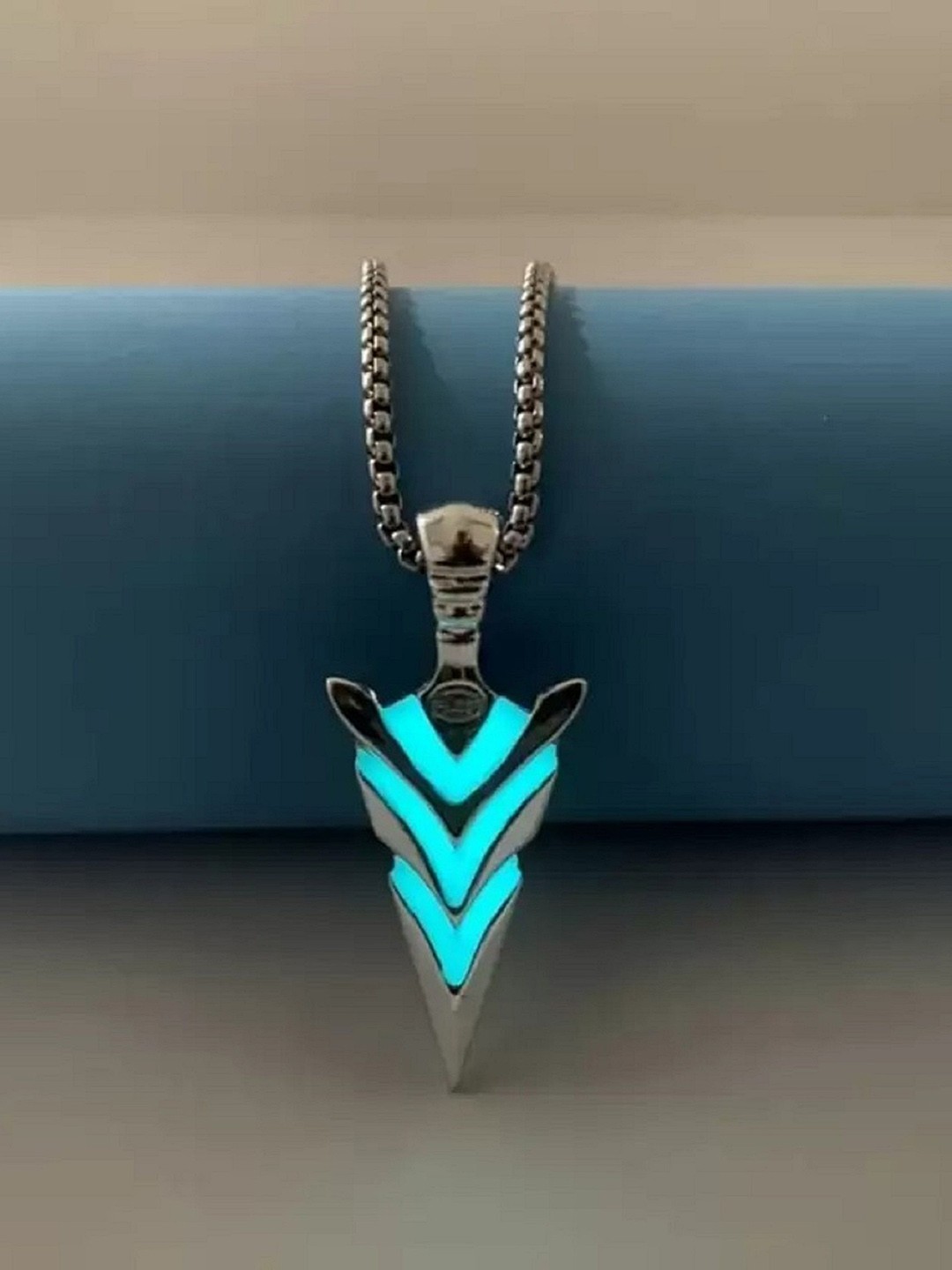 

PASU FASHION Silver-Plated Geometric Pendants with Chains