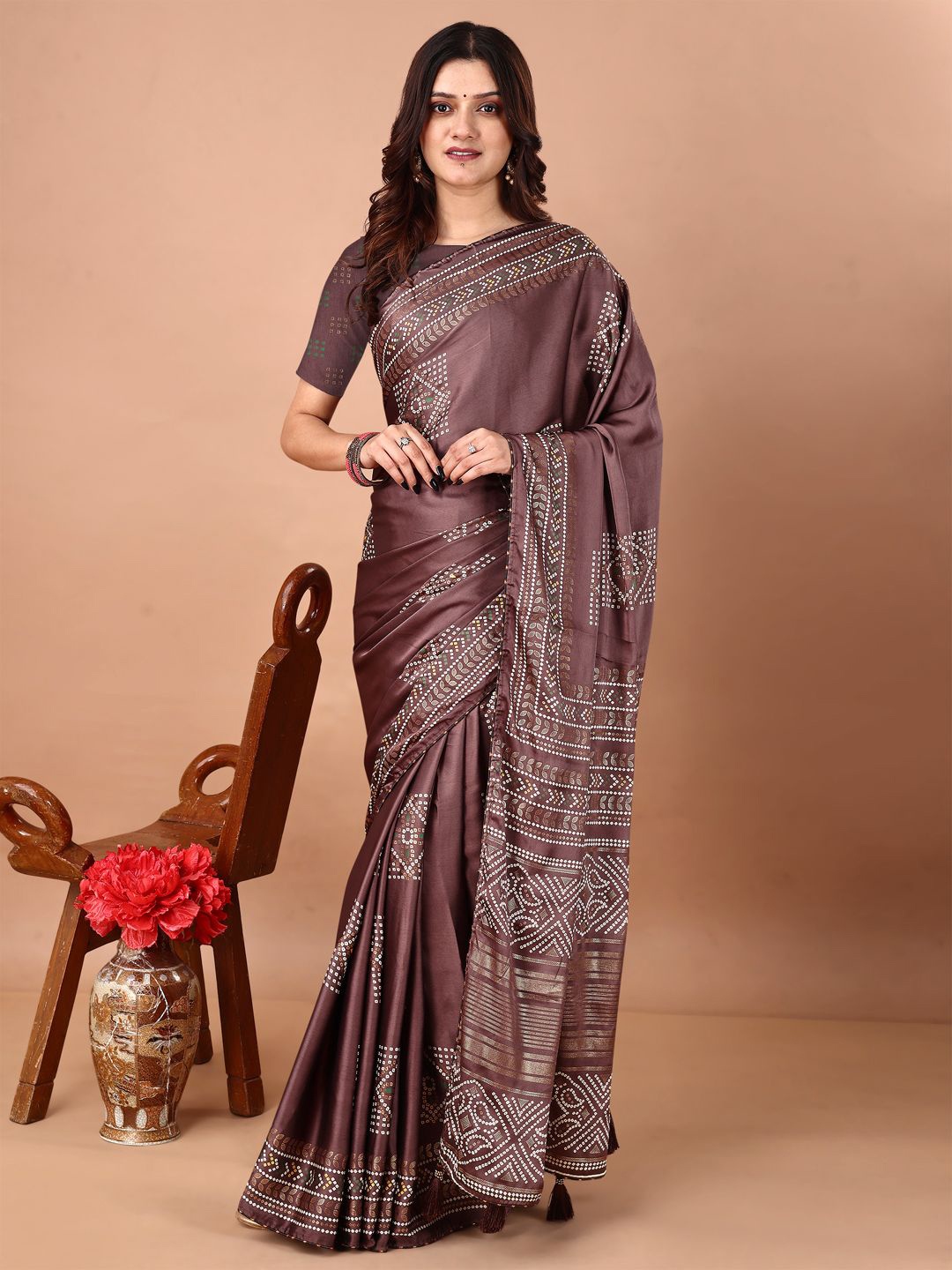 

DIVASTRI Bandhani Poly Crepe Bandhani Saree, Brown