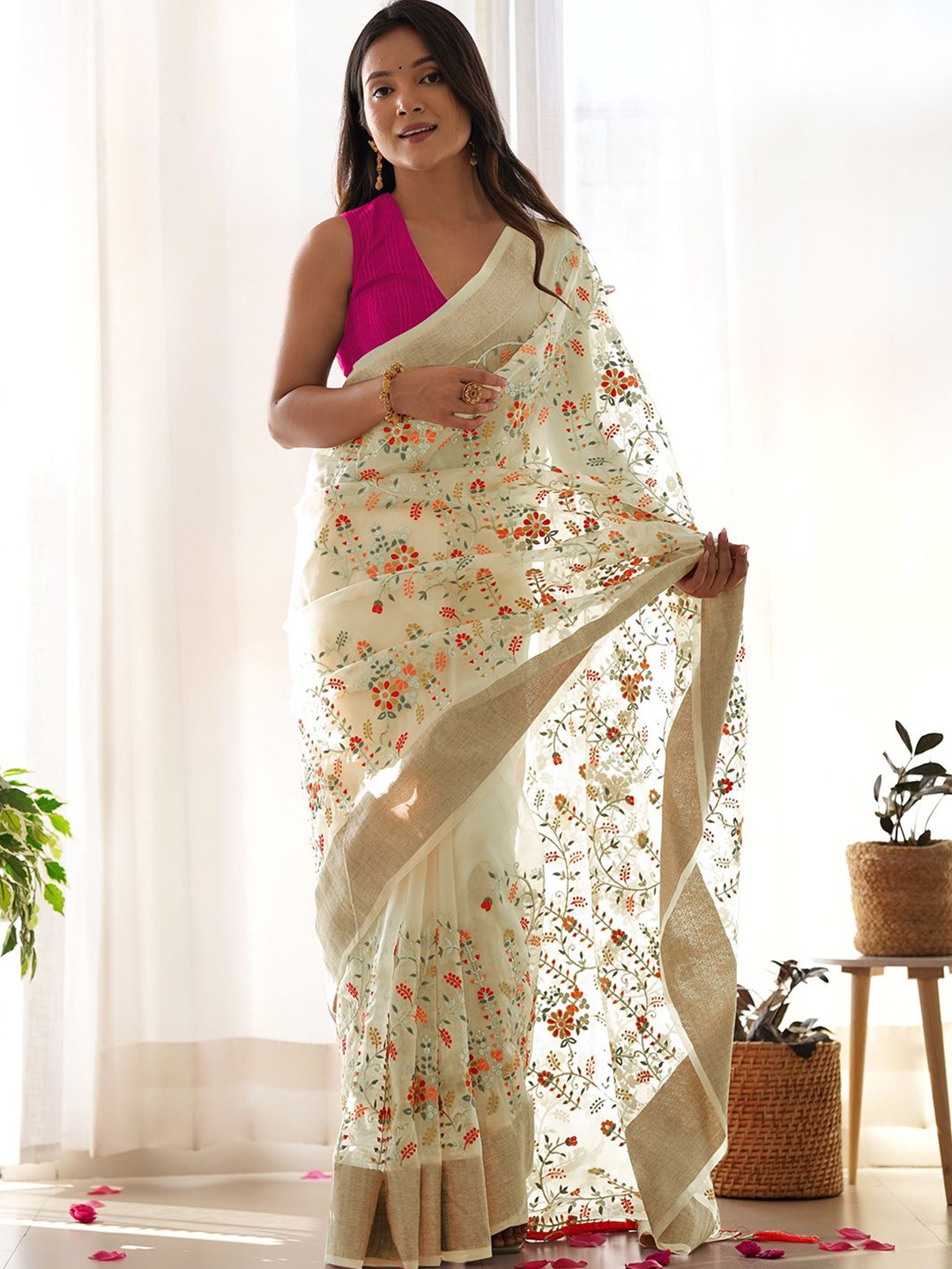 

DIVASTRI Floral Embroidered Organza Designer Saree, Cream